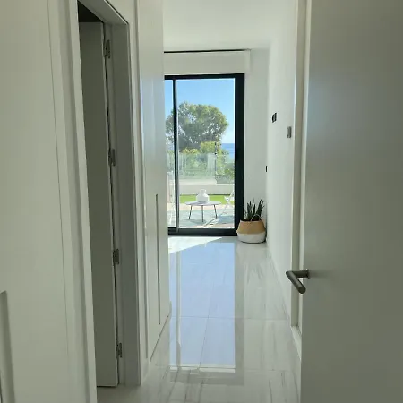 Luxury Sea View By United Renters