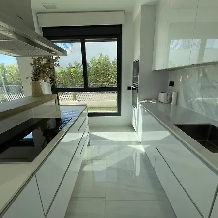 Luxury Sea View By United Renters Apartment